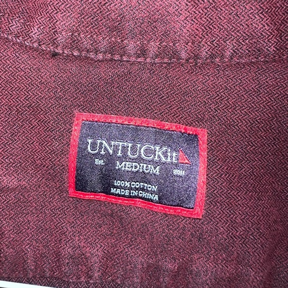 UNTUCKit Maroon 100% Cotton Mens Button Down Shirt In Medium. Casual Preppy - Picture 3 of 6